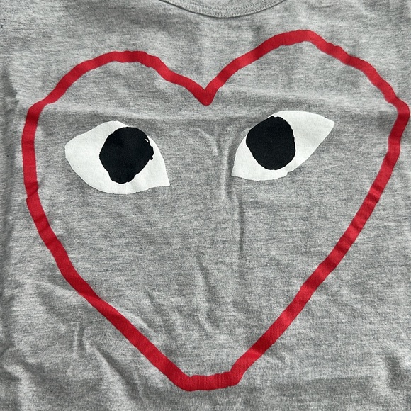 Comme des garçons Play tees - Picture 4 of 7